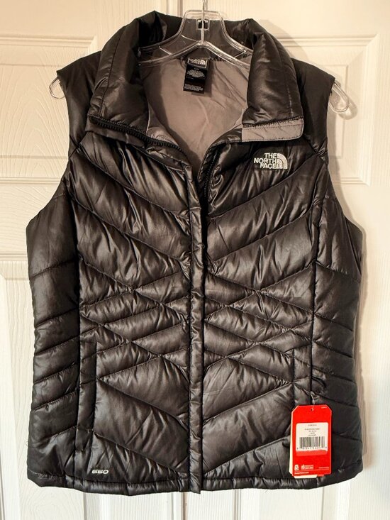 North Face Jackets & Blazers - The North Face Womens Black Quilted Aconcagua 550 Goose Down Puffer Vest